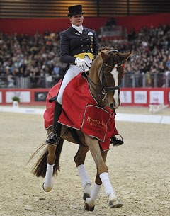 Ulla Salzgeber and Herzruf's Erbe win the 2011 CDI-W Lyon
