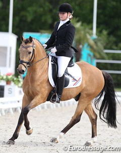 Sanne Gilbers on her second pony Geronimo B, who was previously competed by Belgian Loranne Livens