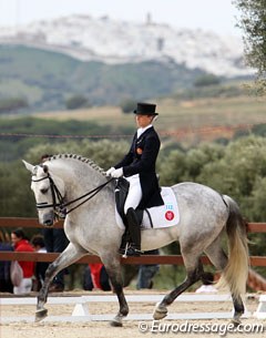 Portuguese Maria Caetano on Volapie de Lym. This Lusitano stallion has very strong movements which is promising for the future