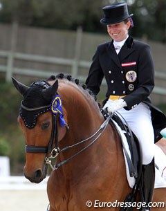Astrid Neumayer and Everglade win the Grand Prix Special at the 2011 Sunshine Tour