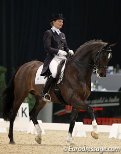 Dutch born but now riding for Kazachstan: Janette Bouman on the KWPN bred V Power (by Metall x Michelangelo)