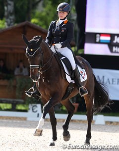 Jeanine Nieuwenhuis and Baldacci became the fourth Dutch rider and is not allowed to ride the kur despite her 69.237 % score
