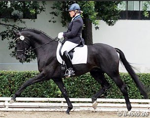 Sandra Frieling and Don Noblesse were the runners-up at the 2012 Bundeschampionate qualifier in Hanover :: Photo © LL-foto.de