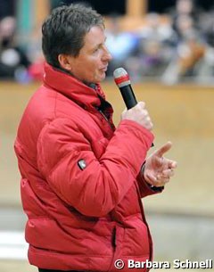 Peter Teeuwen, coach of the German pony jumping team, did a demonstration on seat variations