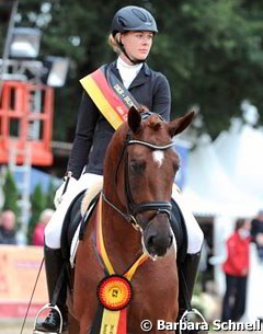 Lisa Neukäter and Furst Fohlenhof win the 3-year old riding horse stallion class