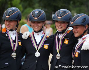 The Dutch silver medalists: Joelle Peters, Demy Kurstjens, Febe van Zwambagt, Lisanne Zoutendijk