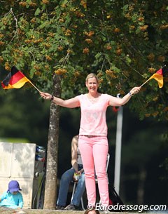 Jessica Krieg's mom Annika cheers for the German juniors