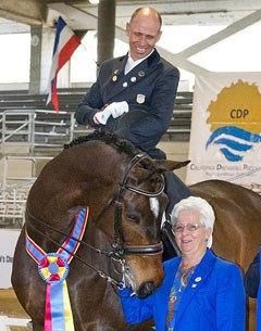 Steffen Peters on Legolas and judge Cara Whitham in the prize giving ceremony at the 2014 CDI-W Burbank :: Photo © Terri Miller