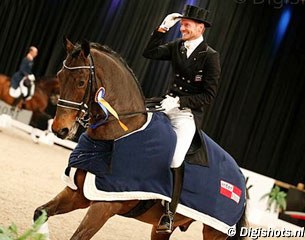 Edward Gal and Next One win the Grand Prix and Kur at the 2014 CDI Drachten