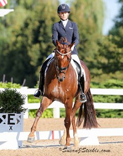 Lisa Wilcox and Gallant Reflection HU at the 2015 U.S. Young Horse Championships :: Photo © Sue Stickle