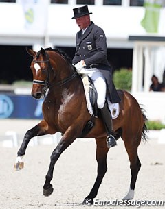 Hartwig Burfeind on the very sympathetic Fine Spirit. Pity the rider is too tall for this elegant horse