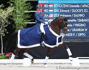 Emmelie Scholtens rode the prize giving on her 7-year old Fenix