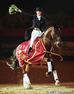 Anky van Grunsven and Bonfire Win the 1999 World Cup Finals in Dortmund :: Photo © www.caremans.be