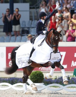 Laura Graves waves to the crowds after winning the 5* Grand Prix at the 2018 CDIO Aachen :: Photo © Astrid Appels