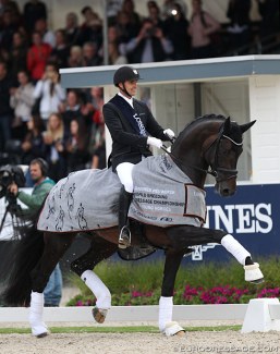 Andreas Helgstrand and Jovian win the 5-YO Finals at the 2019 World Young Horse Championships :: Photo © Astrid Appels