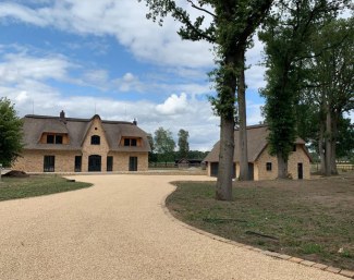 For Rent: Ground Floor Apartment in Luxurious Cottage with Option to 9 Boxes at Brand New Dressage Yard