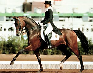 http://www.eurodressage.com/sites/default/files/styles/max_325x325/public/edimage/image/88_og_uphoff_rembrandt_01.jpg?itok=LDNCWtW9