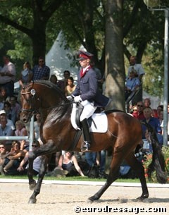 Christian Flamm and Samba Hit I at the 2004 Bundeschampionate :: Photo © Astrid Appels