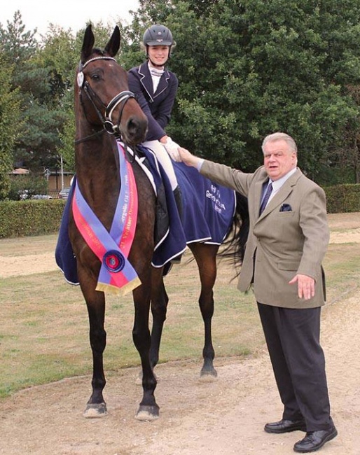 Philippa Hodes and the 7-year old Oldenburg Barolo M (by Bordeaux x Rohdiamant x Sion) with Uwe Heckmann