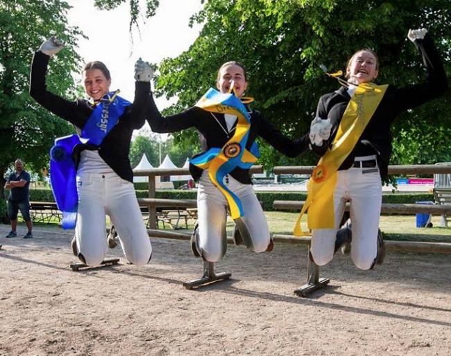 Junior medalists Ellen Linden Urnes, Felicia Olofsson, Linnea Holmgren at the 2018 Swedish Dressage Championships :: Photo © Ronald Thunholm