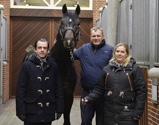 Blue Hors Farrell flanked by Florian Darcourt from Lövsta Stuteri, Esben Møller, Blue Hors stud director and  Malin Cohlin, Lovsta station manager