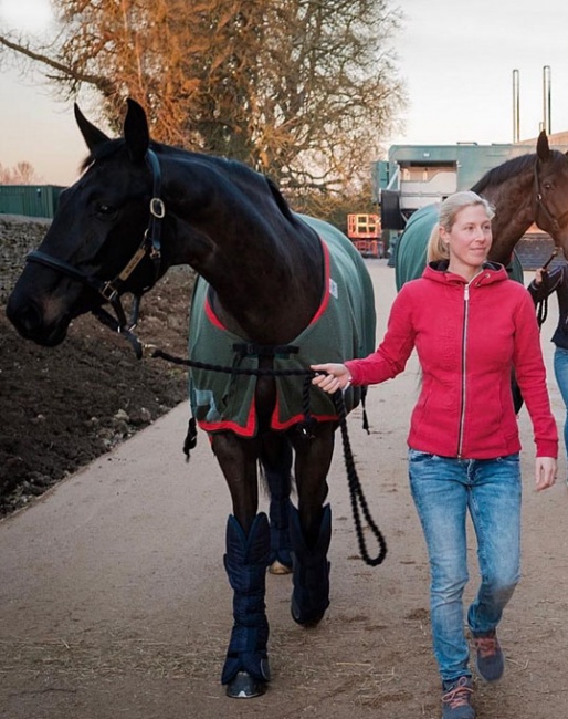 Laura Tomlinson arriving with Rosalie at Cranmore Farm :: Photo © Rupert Marlow