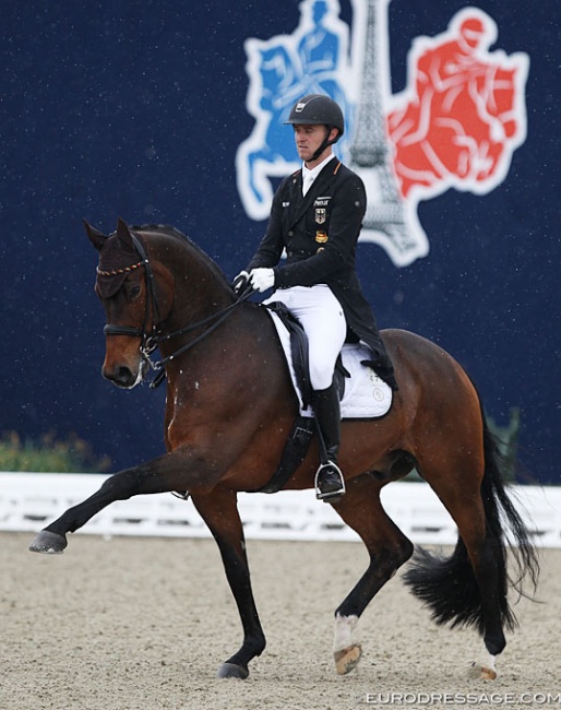 Sönke Rothenberger and Cosmo in the rain at the 2019 CDI Hagen :: Photo © Astrid Appels