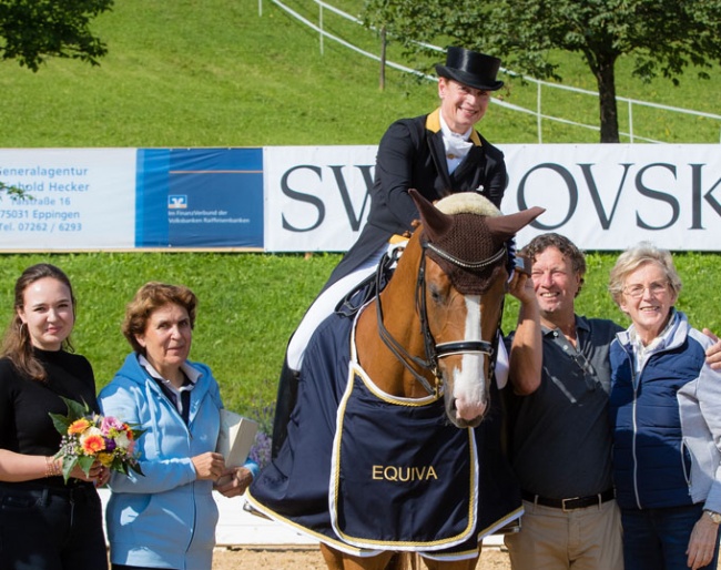 Isabell Werth on Bella Rose flanked by the Swarovski family and her sponsor Madeleine Winter-Schulze at the 2018 CDI Fritzens :: Photo © Michael Rzepa