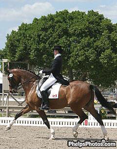 Julie Watchorn and Quintesse at the 2004 CDI Wellington :: Photo © Phelpsphotos