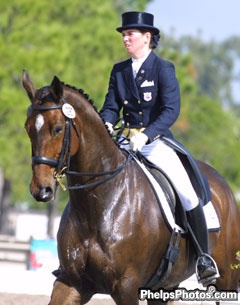 Jacqueline Paxton and Sangmelima at the 2002 CDI Wellington :: Photo © Mary Phelps