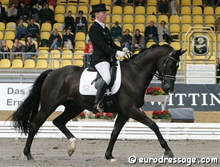 Astrid Gemal on Schianto at the 2004 World Young Horse Championships :: Photo © Astrid Appels