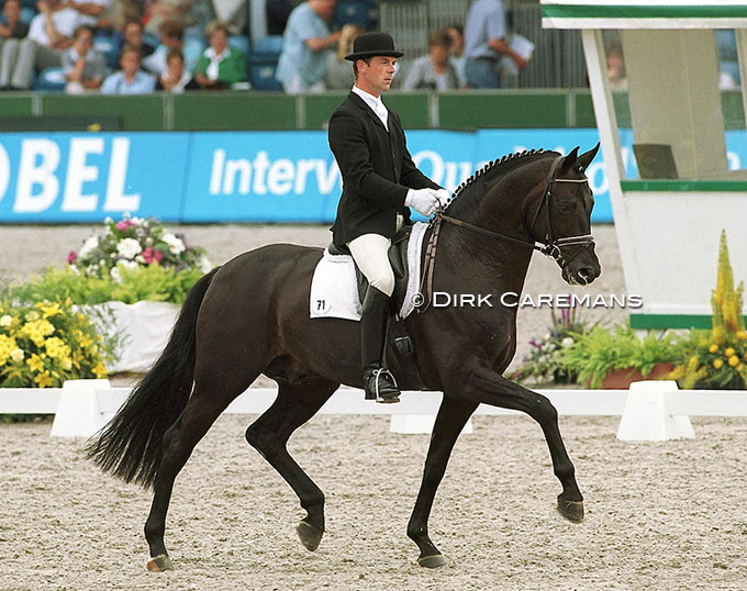 Legendary Stallion Sandro Hit Passed Away