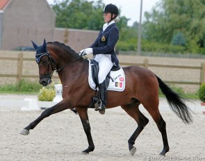 Noemie Goris and Alexandre Dumas at the 2009 European Pony Championships in Moorsele :: Photo © Astrid Appels