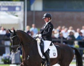 Lordswood Dancing Diamond wins the 2017 World Young Horse Championships :: Photo © Astrid Appels