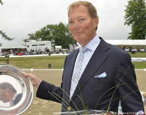 Hasse Hoffmann Receives the 2018 Lis Hartel Memorial Prize :: Photo © Ridehesten