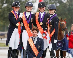 The golden German team with Klossinger, Nowag, Piotrowski and Becks (and GP team trainer Monica Theodorescu) at the 2018 European Under 25 Championships :: Photo © Digishots