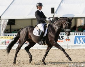 Tessa Frank and the Italian owned Spotlight at the 2018 CDN Verden Bucha qualifier :: Photo © LL-foto