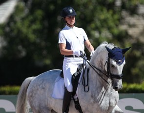 Adrienne Lyle schooling Harmony's Duval in Wellington :: Photo © Astrid Appels