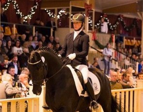 Nicole Wego on V-Plus at the 2018 PSI Auction :: Photo © Thomas Hellmann