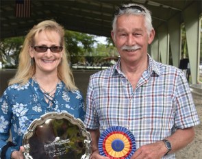 GCDA President Noreen O’Sullivan Presents Stephe Clarke with the Premier Equestrian Award at the GCDA Symposium