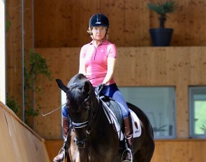 Verity Smith riding blind on Daisy, training in France and dreaming of Grand Prix :: Photo © Silke Rottermann