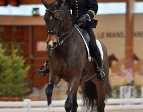 Pauline Vanlandeghem on Dakota de Hus :: Photo © Les Garennes