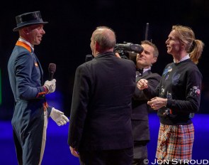 The Show must go on: live interviews directly after the test with Imke Schellekens as speaker at the 2018 CDI-W London where the pilot project for the shortened GP test took place :: Photo © Jon Stroud