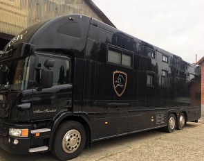 Stephex horse truck for 6 horses, American kitchen and pop out
