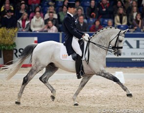 Hans Peter Minderhoud and Rubels at the 2006 KWPN Stallion Licensing :: Photo © Dirk Caremans