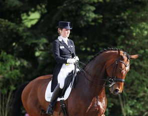 Helen Langehanenberg warming up Vayron at his Nurnberger burgpokal show debut at the 2019 CDI Hagen :: Photo © Astrid Appels