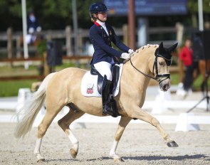 Annabella Pidgley and Cognac at the 2020 CDI Grote Brogel in Belgium :: Photo © Astrid Appels