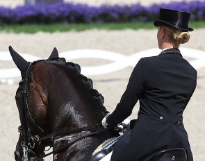 Good posture in the saddle :: Photo © Astrid Appels