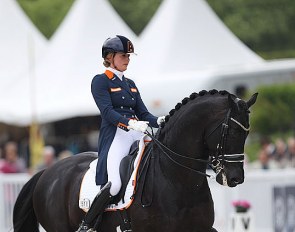 Emmelie Scholtens and Desperado at the 2019 CDIO Compiegne :: Photo © Astrid Appels