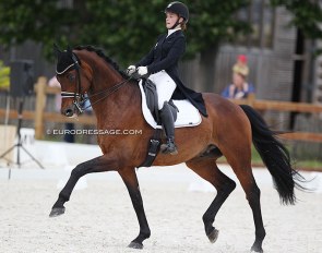 Lilly Martinez Jacobs and Janosch at their first CDI as a junior pair in Grote Brogel, Belgium, in July 2020 :: Photo © Astrid Appels